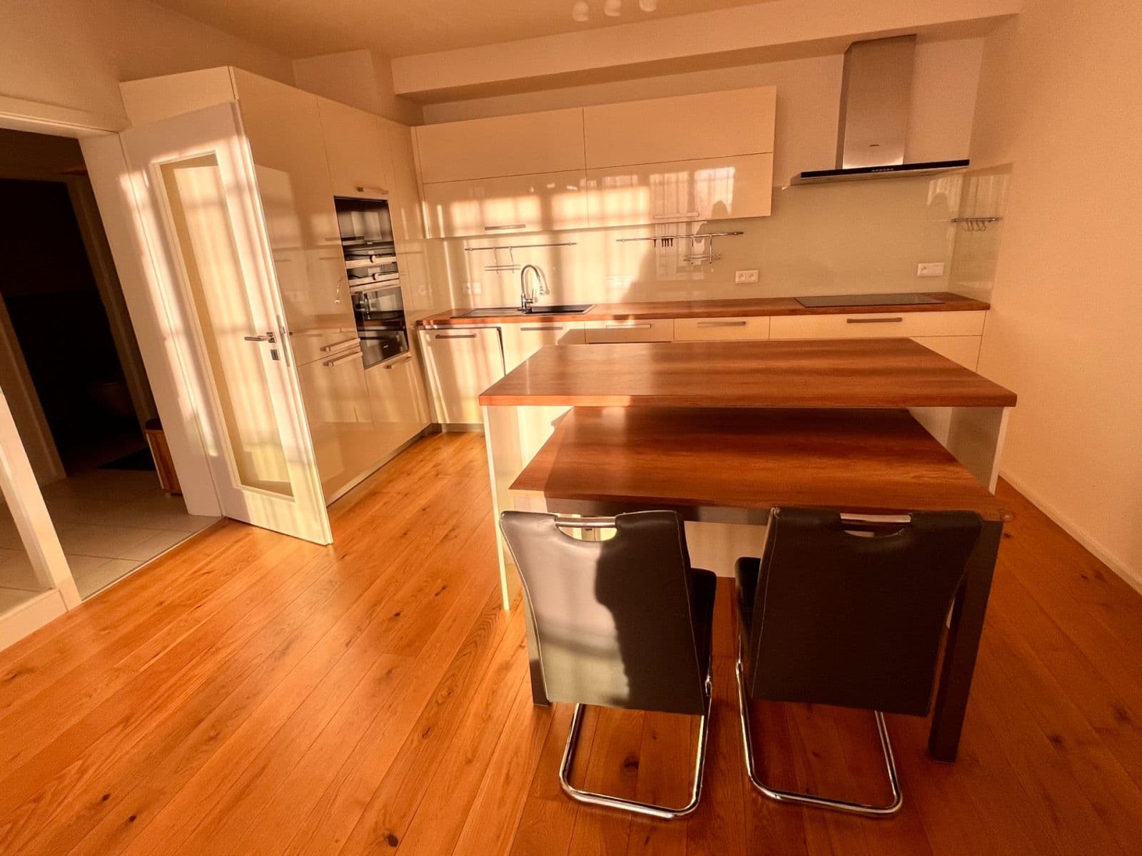 2 bedroom with open-plan kitchen flat to rent, 83 m², Archangelská, Prague, Prague 2 bedroom with open-plan kitchen flat to rent, 83 m², Archangelská, Prague, Prague