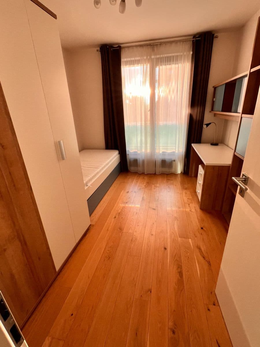 2 bedroom with open-plan kitchen flat to rent, 83 m², Archangelská, Prague, Prague 2 bedroom with open-plan kitchen flat to rent, 83 m², Archangelská, Prague, Prague