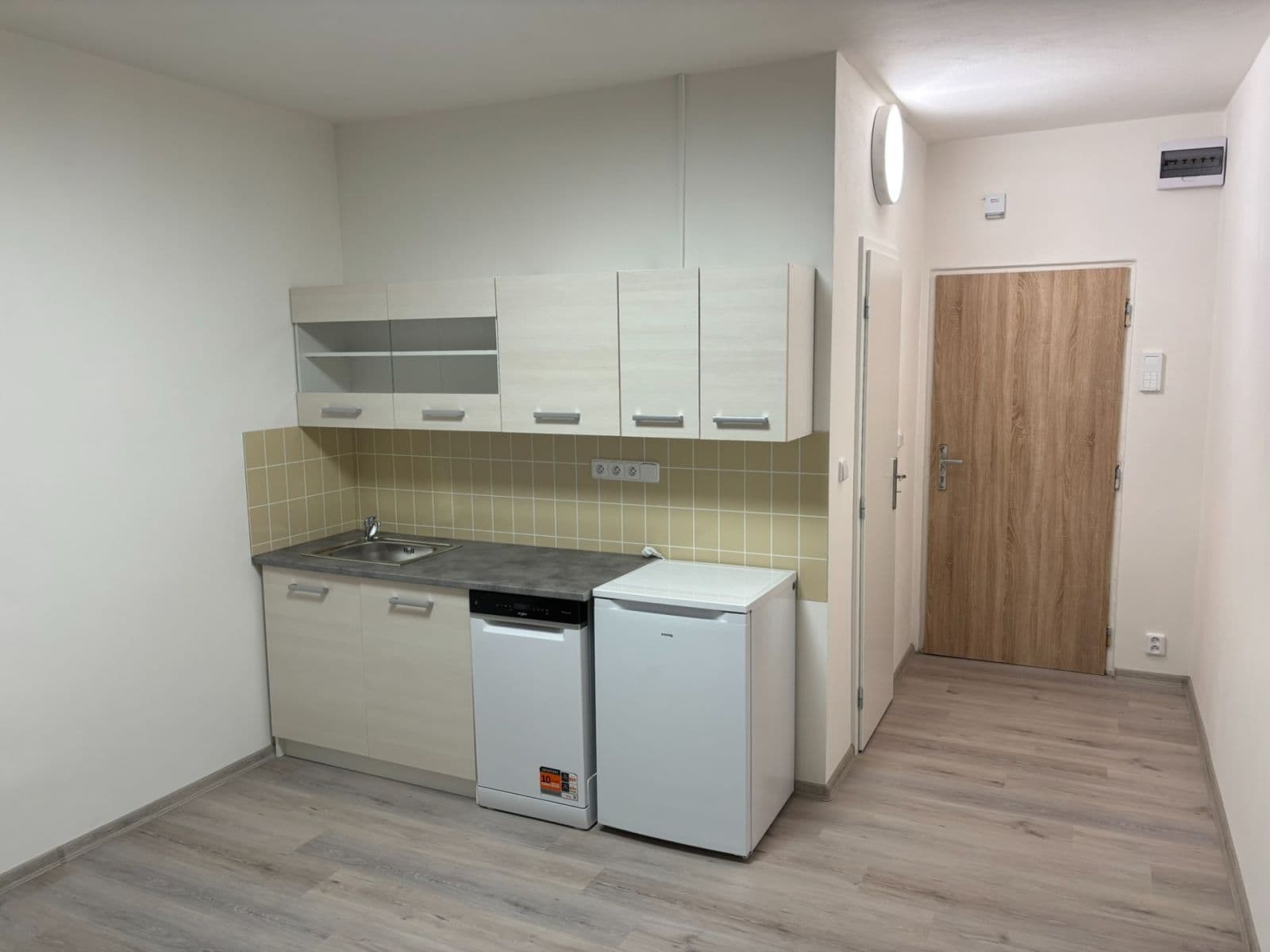 Studio flat to rent, 19 m², Kostnická, Chomutov, Ústecký Region Studio flat to rent, 19 m², Kostnická, Chomutov, Ústecký Region