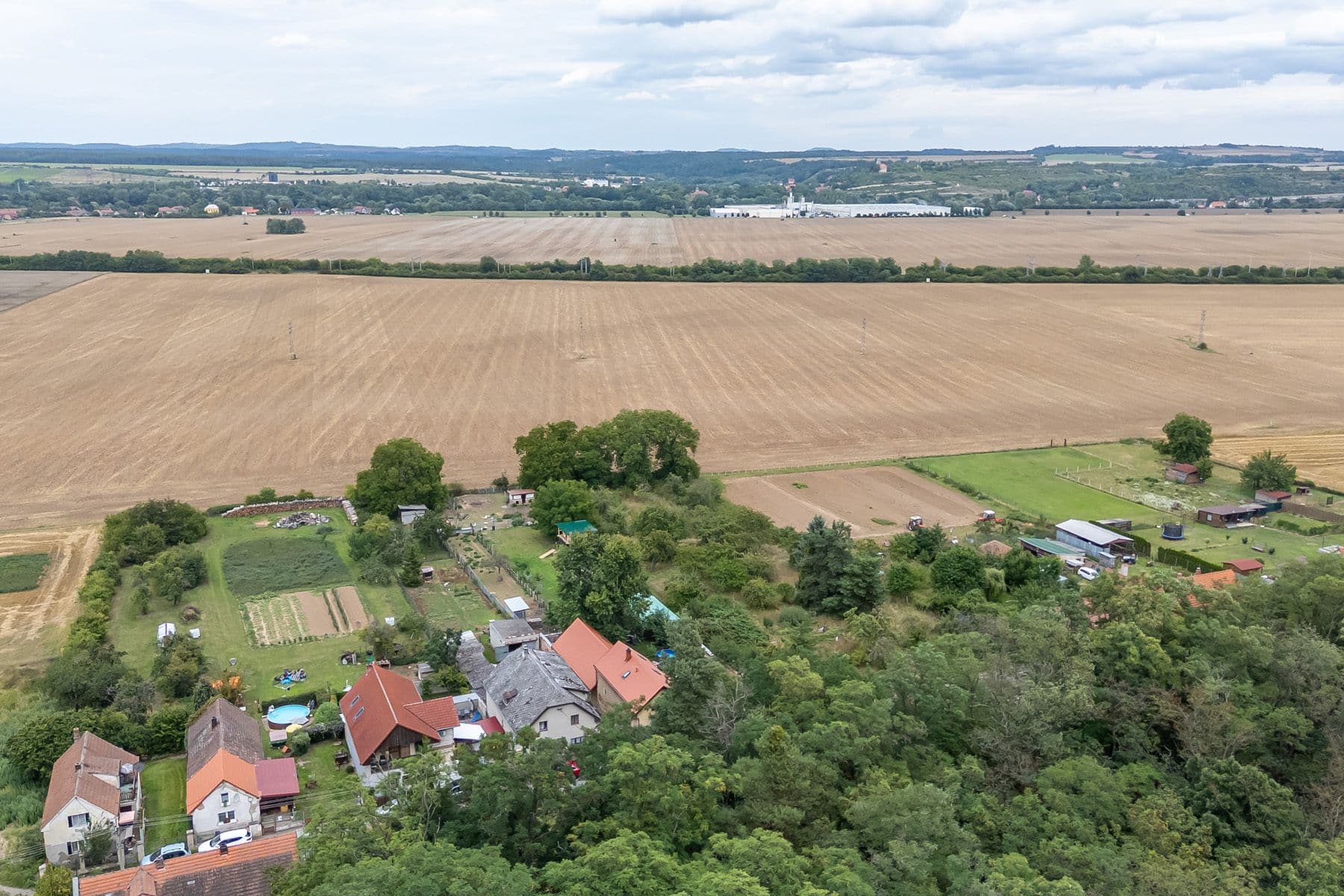 plot for sale, 3,823 m², Dolní Beřkovice, Středočeský Region plot for sale, 3,823 m², Dolní Beřkovice, Středočeský Region