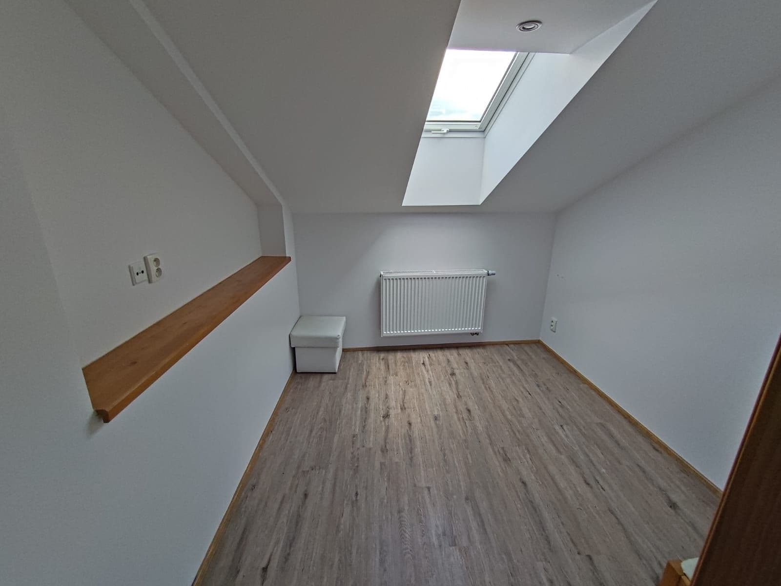 1 bedroom with open-plan kitchen flat to rent, 63 m², Nádražní, Vrchlabí, Královéhradecký Region 1 bedroom with open-plan kitchen flat to rent, 63 m², Nádražní, Vrchlabí, Královéhradecký Region