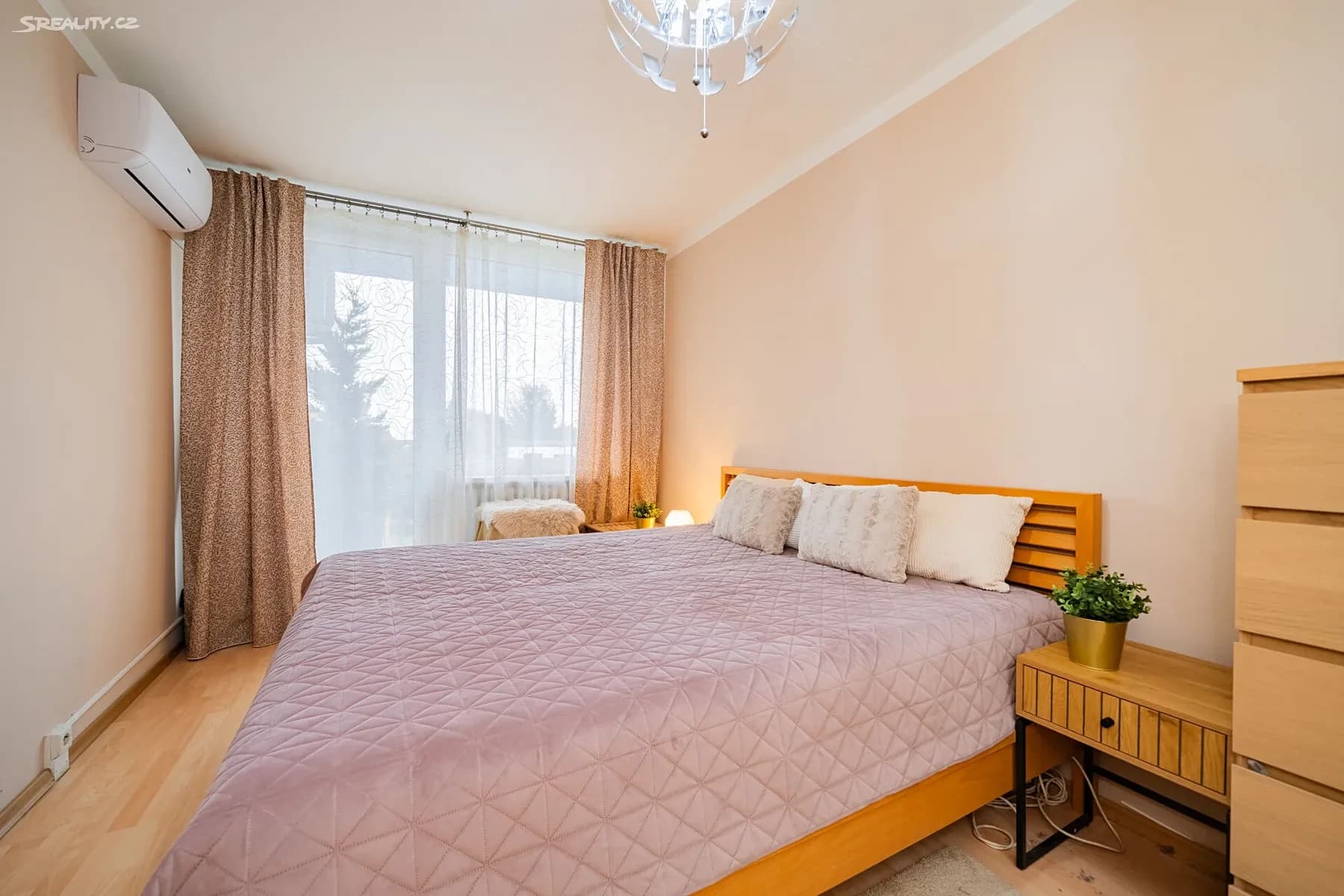 1 bedroom with open-plan kitchen flat to rent, 44 m², Veltruská, Prague, Prague 1 bedroom with open-plan kitchen flat to rent, 44 m², Veltruská, Prague, Prague