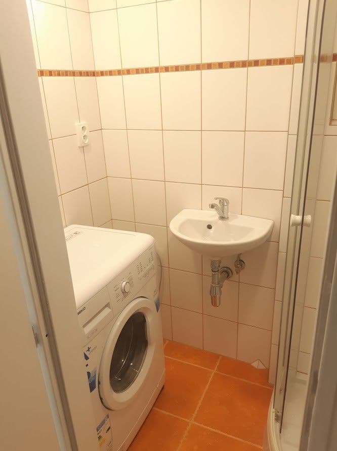 1 bedroom with open-plan kitchen flat to rent, 40 m², Kladenská, Prague, Prague 1 bedroom with open-plan kitchen flat to rent, 40 m², Kladenská, Prague, Prague