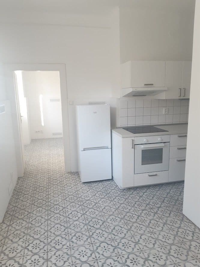 1 bedroom with open-plan kitchen flat to rent, 40 m², Kladenská, Prague, Prague 1 bedroom with open-plan kitchen flat to rent, 40 m², Kladenská, Prague, Prague