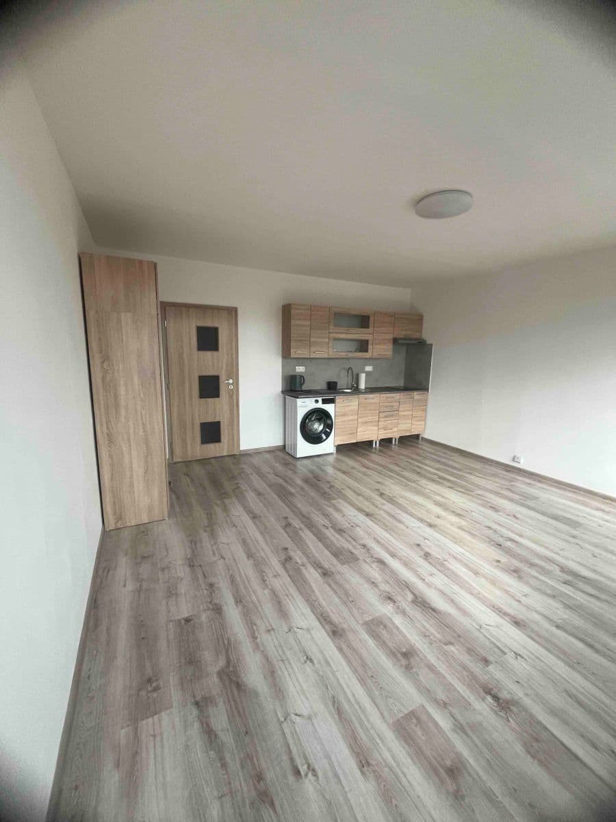 Studio flat to rent, 31 m², Dukelských hrdinů, Ústí nad Labem, Ústecký Region Studio flat to rent, 31 m², Dukelských hrdinů, Ústí nad Labem, Ústecký Region