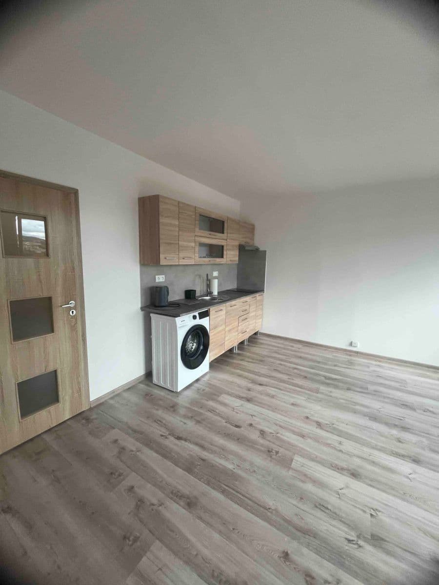 Studio flat to rent, 31 m², Dukelských hrdinů, Ústí nad Labem, Ústecký Region Studio flat to rent, 31 m², Dukelských hrdinů, Ústí nad Labem, Ústecký Region