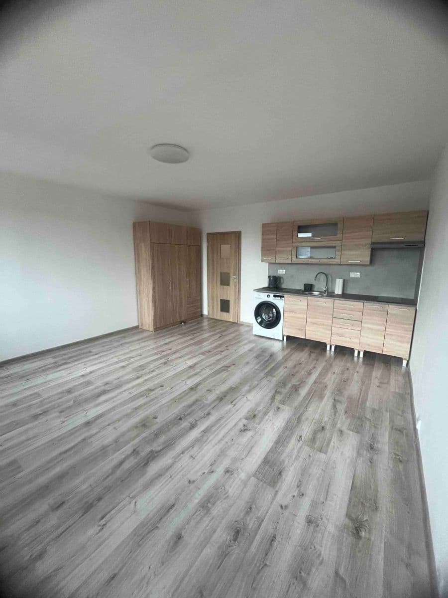 Studio flat to rent, 31 m², Dukelských hrdinů, Ústí nad Labem, Ústecký Region Studio flat to rent, 31 m², Dukelských hrdinů, Ústí nad Labem, Ústecký Region
