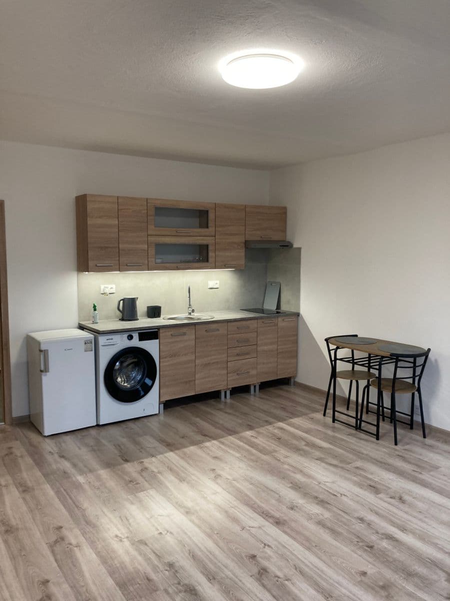 Studio flat to rent, 31 m², Dukelských hrdinů, Ústí nad Labem, Ústecký Region Studio flat to rent, 31 m², Dukelských hrdinů, Ústí nad Labem, Ústecký Region