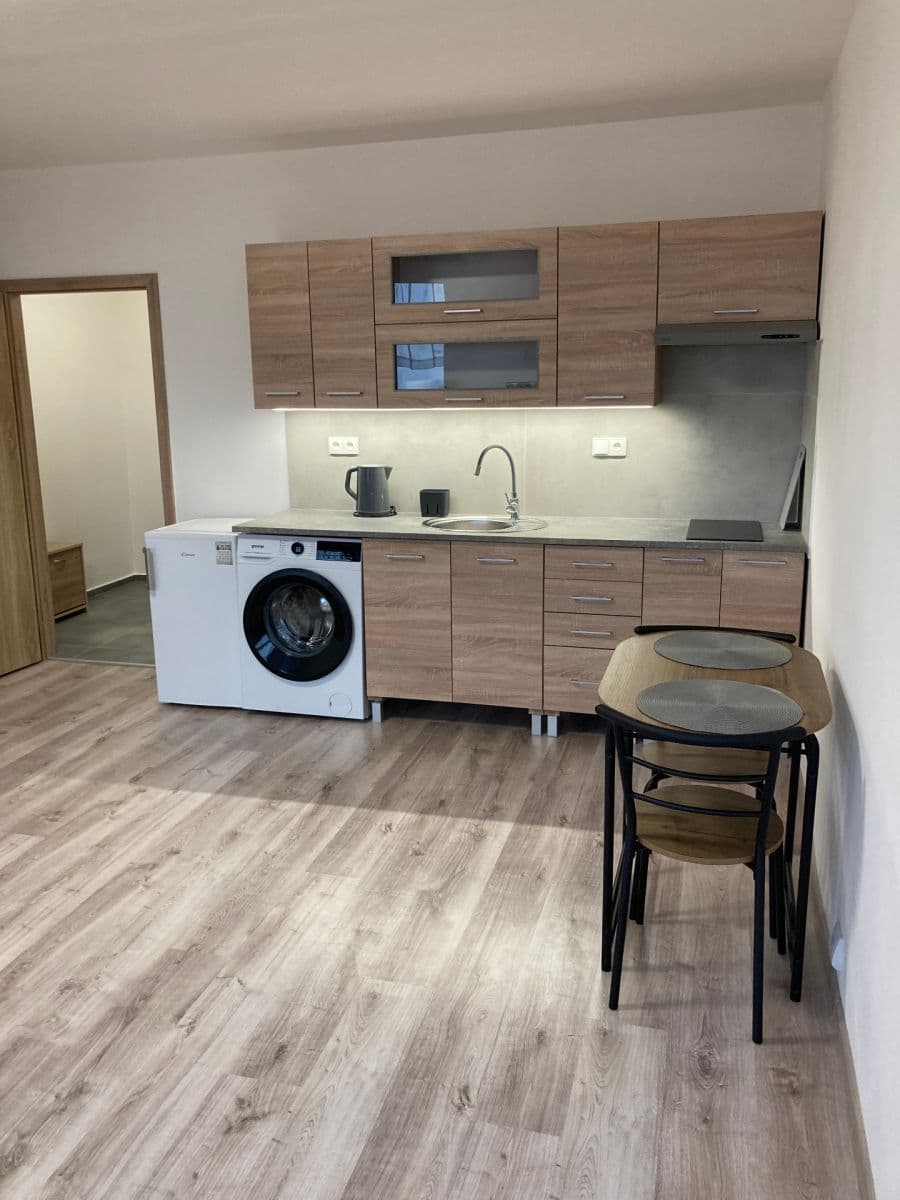 Studio flat to rent, 31 m², Dukelských hrdinů, Ústí nad Labem, Ústecký Region Studio flat to rent, 31 m², Dukelských hrdinů, Ústí nad Labem, Ústecký Region