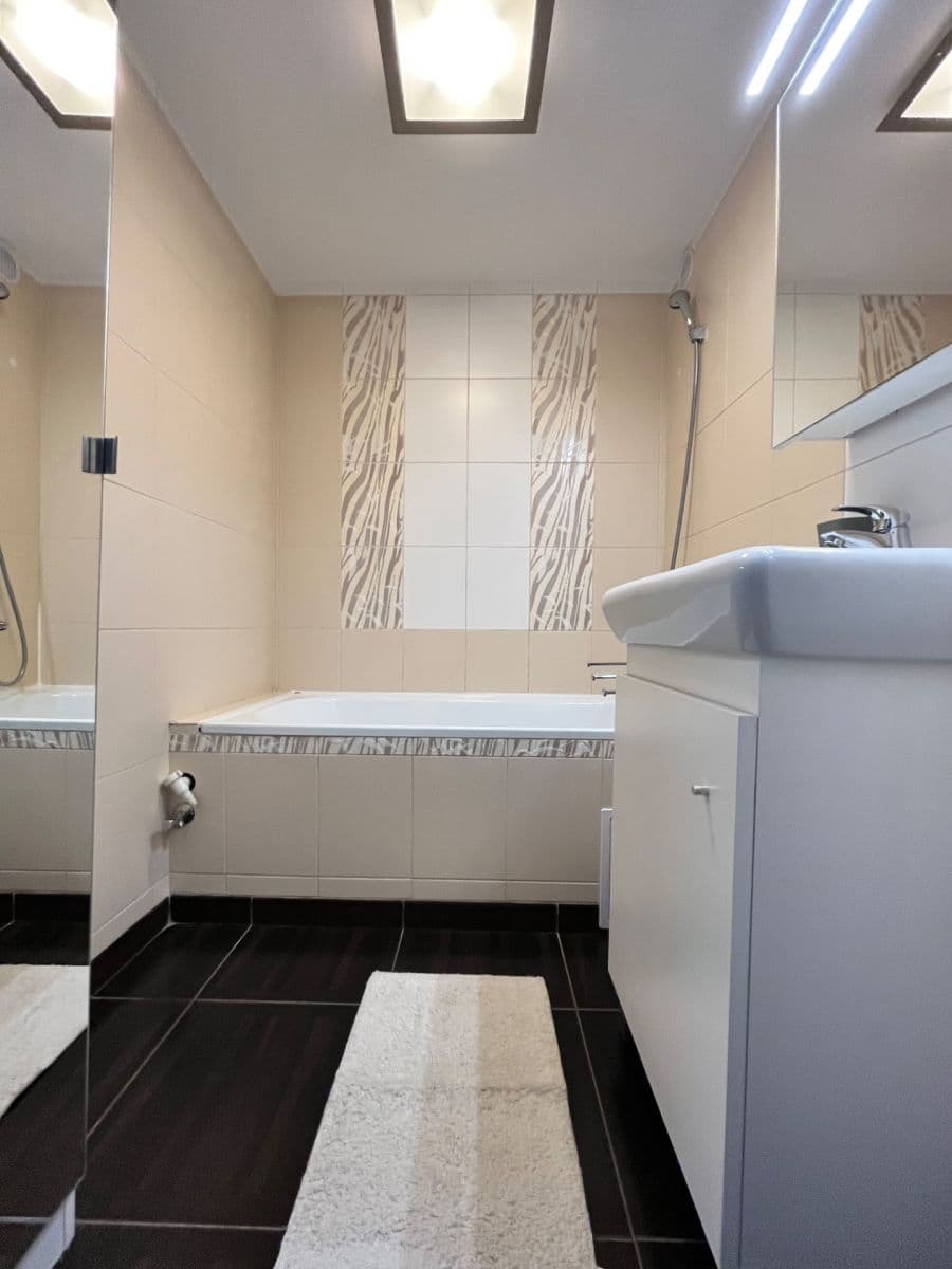 3 bedroom flat for sale, 81 m², U Jezera, Prague, Prague 3 bedroom flat for sale, 81 m², U Jezera, Prague, Prague