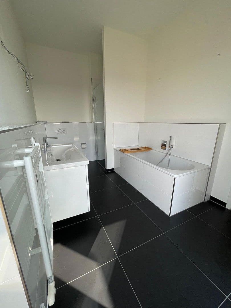 4 bedroom with open-plan kitchen flat for sale, 182 m², Metrostraße 15, Düsseldorf, North Rhine-Westphalia 4 bedroom with open-plan kitchen flat for sale, 182 m², Metrostraße 15, Düsseldorf, North Rhine-Westphalia