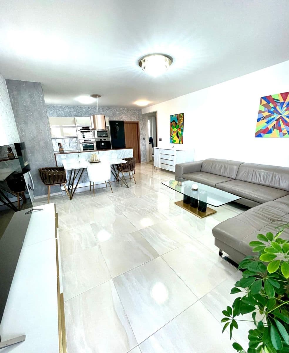 4 bedroom flat for sale, 182 m², Galvaniho, Ružinov, Bratislavský Region 4 bedroom flat for sale, 182 m², Galvaniho, Ružinov, Bratislavský Region