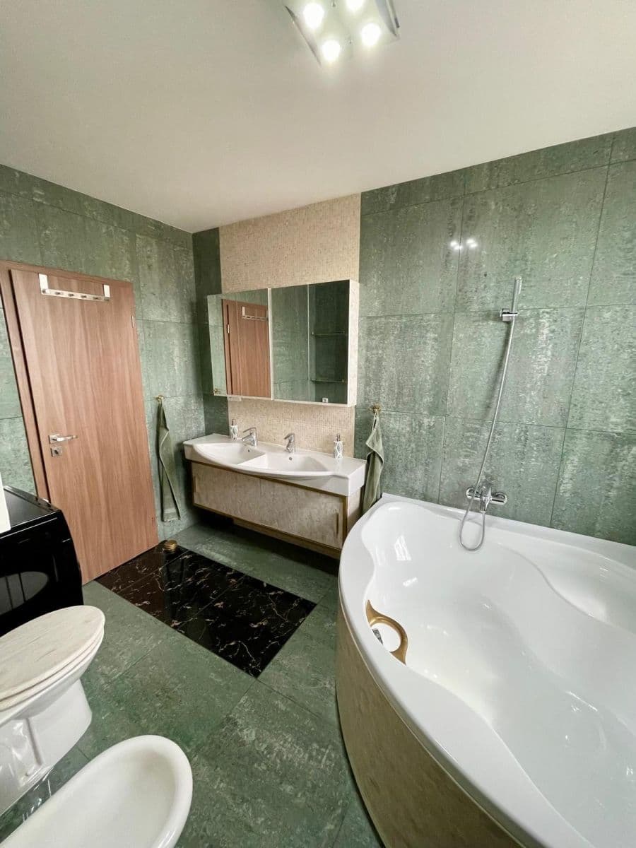 4 bedroom flat for sale, 182 m², Galvaniho, Ružinov, Bratislavský Region 4 bedroom flat for sale, 182 m², Galvaniho, Ružinov, Bratislavský Region