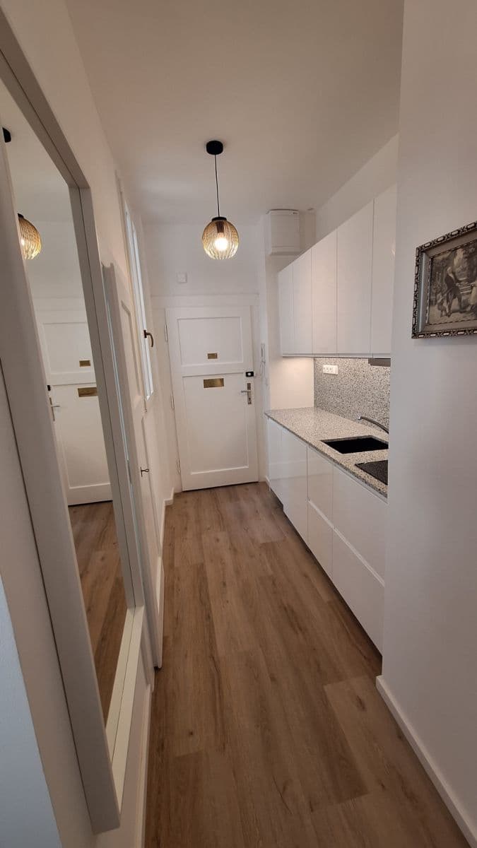 Studio flat to rent, 32 m², Kodaňská, Prague, Prague Studio flat to rent, 32 m², Kodaňská, Prague, Prague