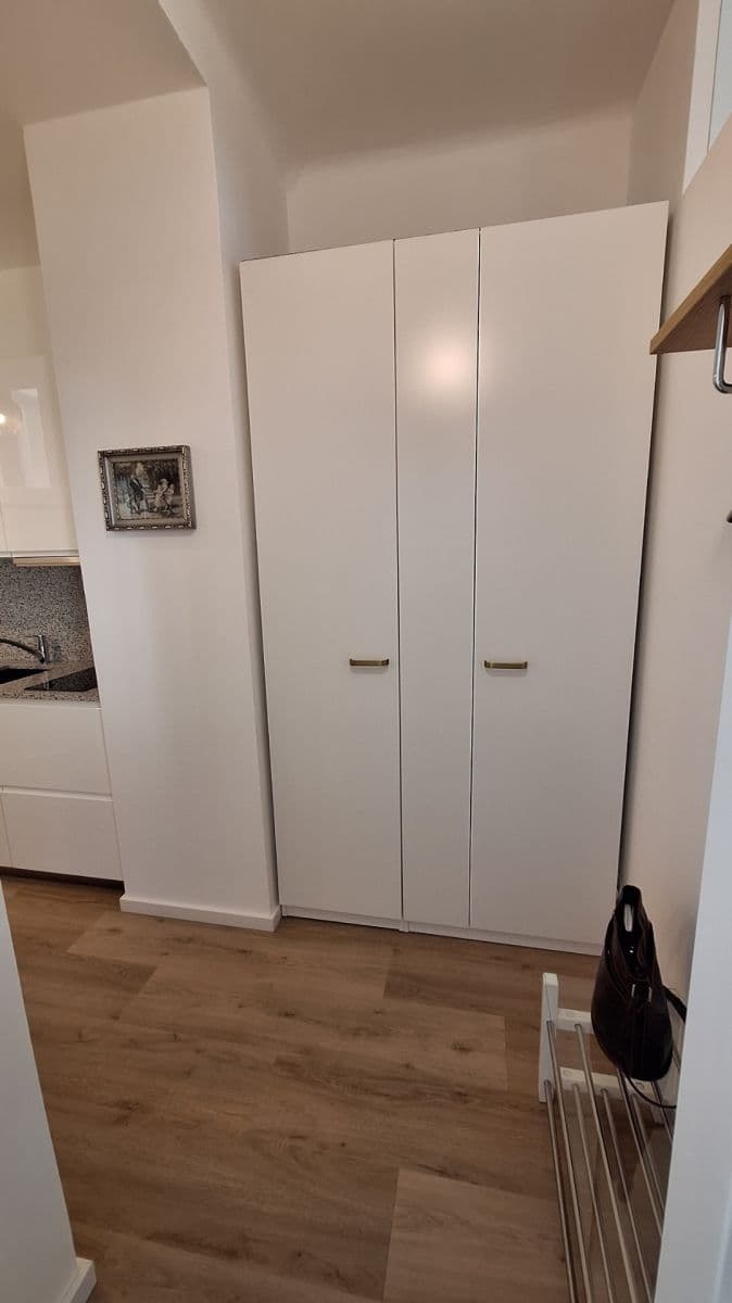 Studio flat to rent, 32 m², Kodaňská, Prague, Prague Studio flat to rent, 32 m², Kodaňská, Prague, Prague