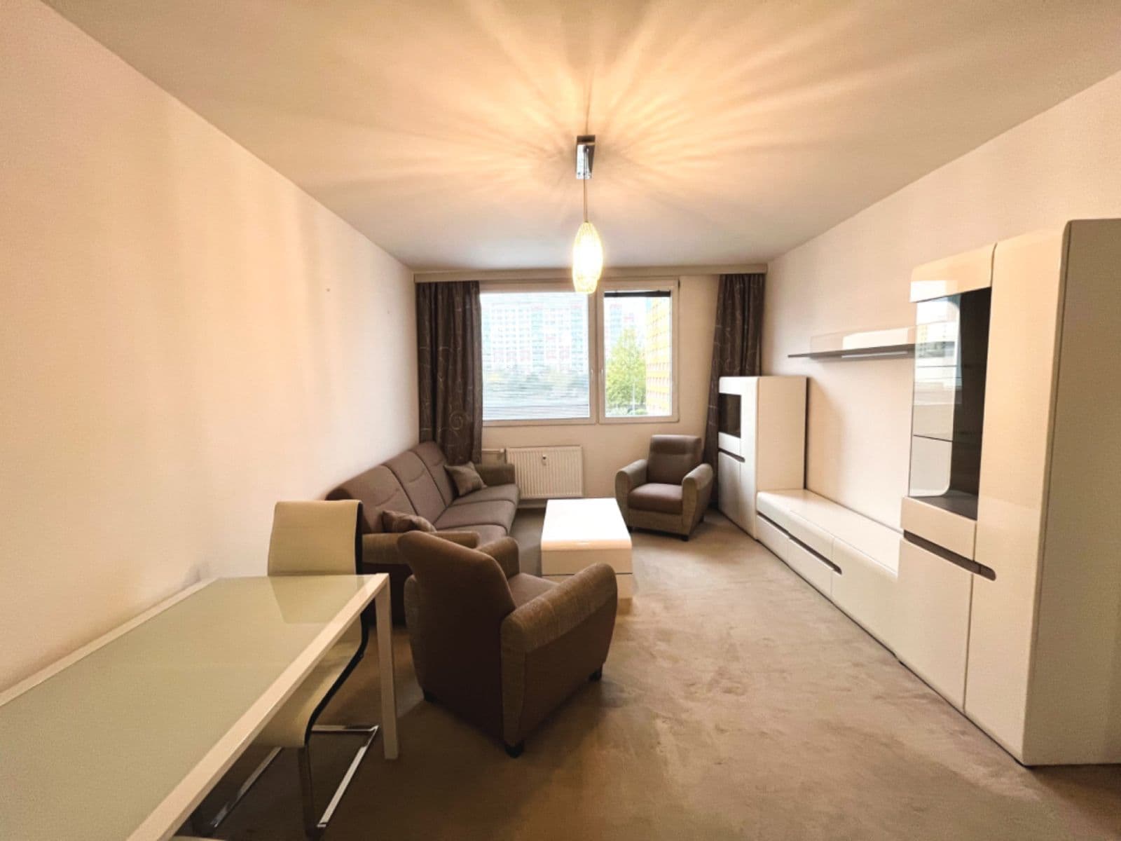 2 bedroom with open-plan kitchen flat to rent, 57 m², Radomská, Prague, Prague 2 bedroom with open-plan kitchen flat to rent, 57 m², Radomská, Prague, Prague