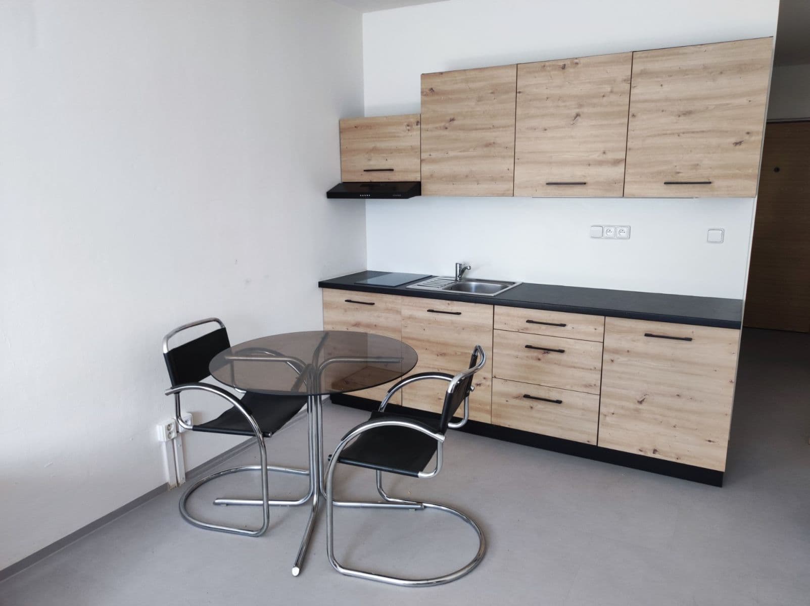 Studio flat to rent, 35 m², Brožíkova, Hradec Králové, Královéhradecký Region Studio flat to rent, 35 m², Brožíkova, Hradec Králové, Královéhradecký Region
