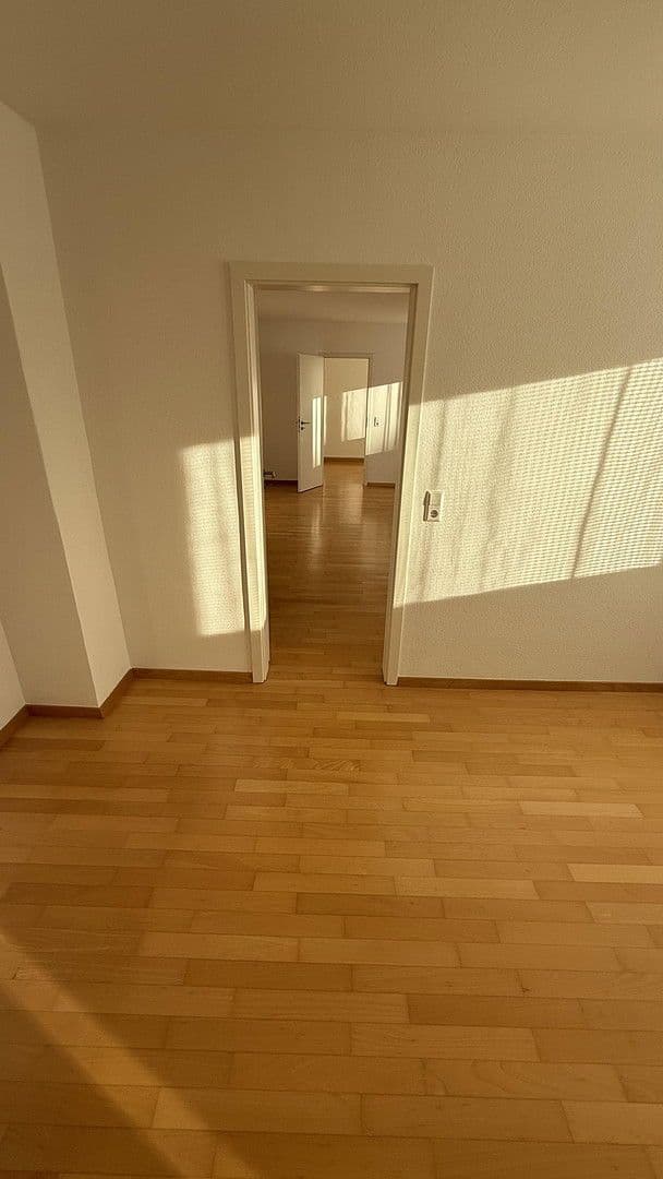 3 bedroom with open-plan kitchen flat to rent, 106 m², Stuttgart, Baden-Württemberg 3 bedroom with open-plan kitchen flat to rent, 106 m², Stuttgart, Baden-Württemberg