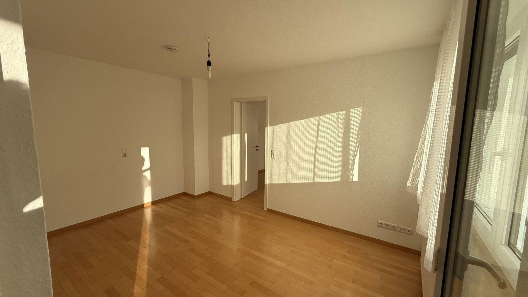 3 bedroom with open-plan kitchen flat to rent, 106 m², Stuttgart, Baden-Württemberg 3 bedroom with open-plan kitchen flat to rent, 106 m², Stuttgart, Baden-Württemberg