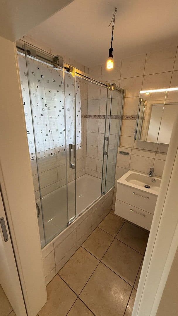 3 bedroom with open-plan kitchen flat to rent, 106 m², Stuttgart, Baden-Württemberg 3 bedroom with open-plan kitchen flat to rent, 106 m², Stuttgart, Baden-Württemberg