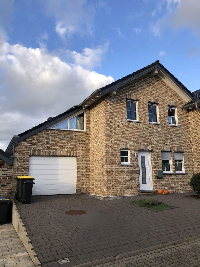 house to rent, 120 m², Klever Str. 8, Erkelenz, North Rhine-Westphalia house to rent, 120 m², Klever Str. 8, Erkelenz, North Rhine-Westphalia