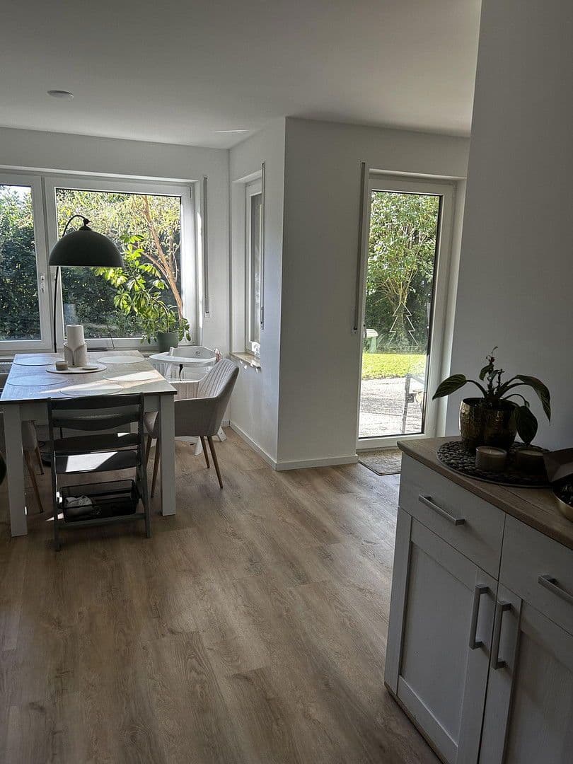 2 bedroom with open-plan kitchen flat for sale, 93 m², Leonberg, Baden-Württemberg 2 bedroom with open-plan kitchen flat for sale, 93 m², Leonberg, Baden-Württemberg