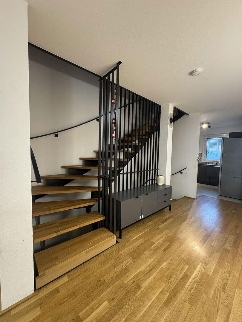 2 bedroom with open-plan kitchen flat to rent, 112 m², Blaustein, Baden-Württemberg 2 bedroom with open-plan kitchen flat to rent, 112 m², Blaustein, Baden-Württemberg