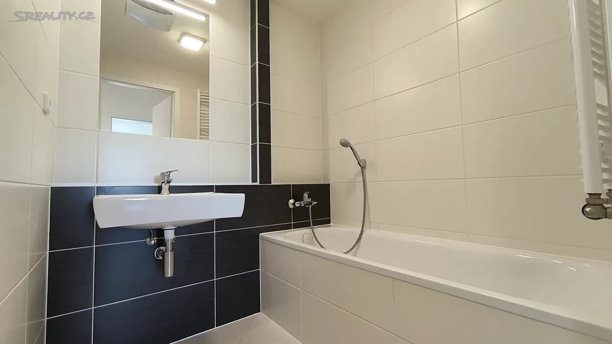 2 bedroom with open-plan kitchen flat to rent, 58 m², Thomasova, Prague, Prague 2 bedroom with open-plan kitchen flat to rent, 58 m², Thomasova, Prague, Prague