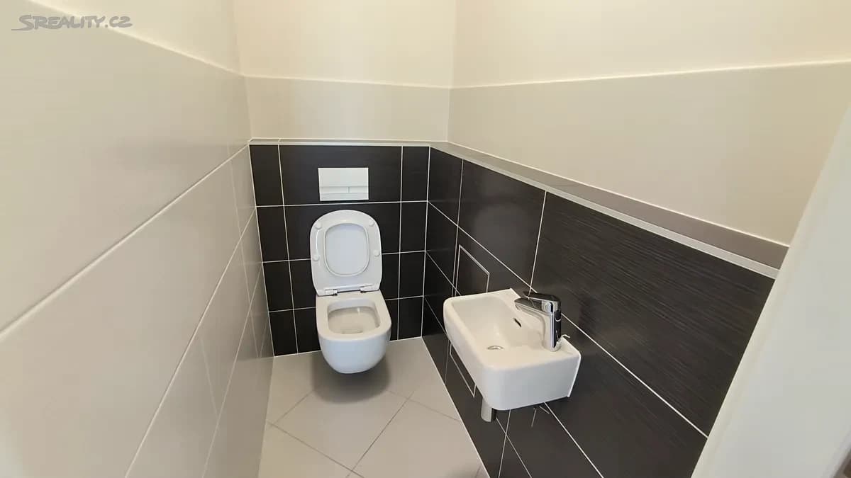 2 bedroom with open-plan kitchen flat to rent, 58 m², Thomasova, Prague, Prague 2 bedroom with open-plan kitchen flat to rent, 58 m², Thomasova, Prague, Prague