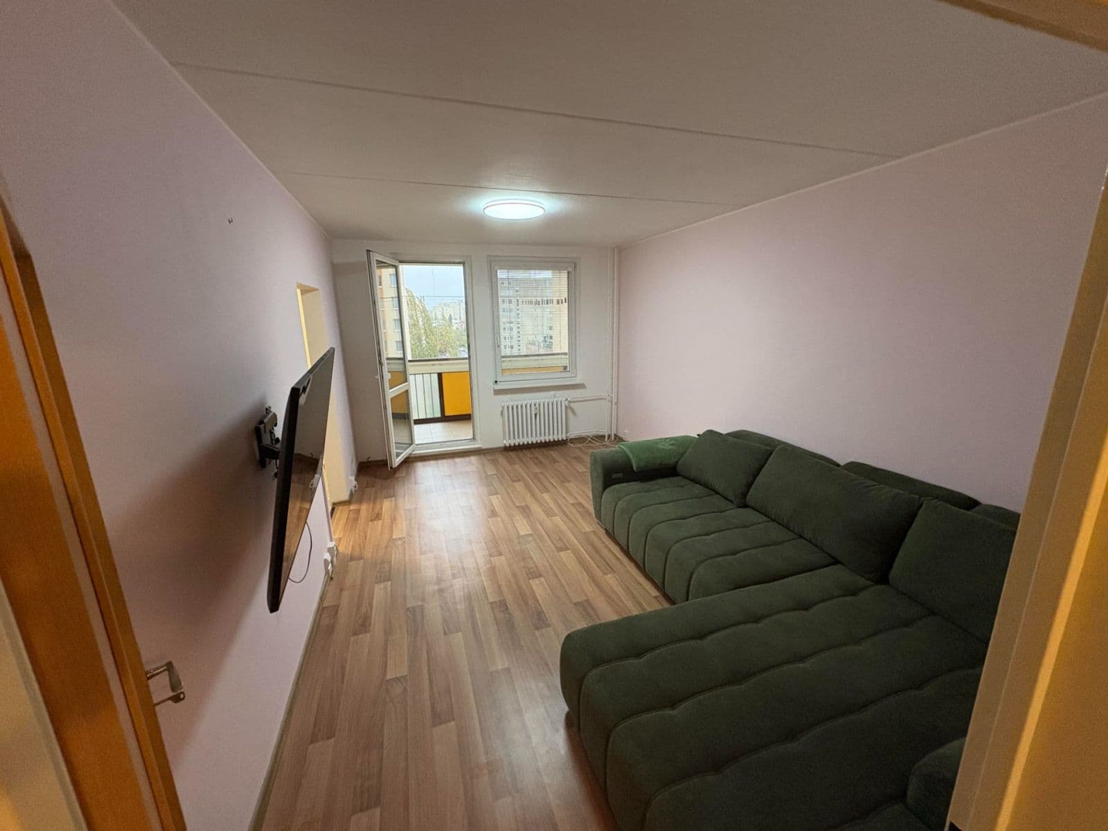 3 bedroom flat to rent, 73 m², Brodského, Prague, Prague 3 bedroom flat to rent, 73 m², Brodského, Prague, Prague