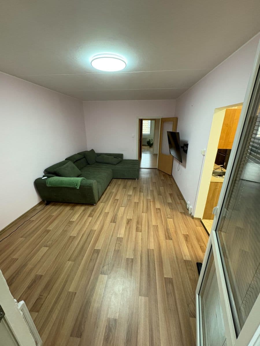 3 bedroom flat to rent, 73 m², Brodského, Prague, Prague 3 bedroom flat to rent, 73 m², Brodského, Prague, Prague