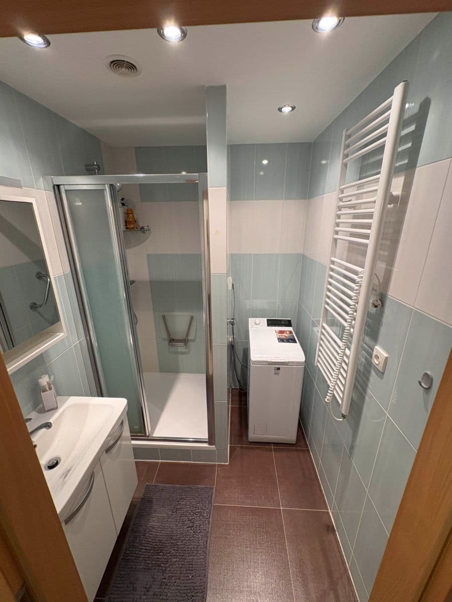 3 bedroom flat to rent, 73 m², Brodského, Prague, Prague 3 bedroom flat to rent, 73 m², Brodského, Prague, Prague