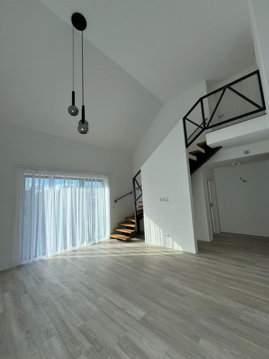 3 bedroom with open-plan kitchen flat to rent, 93 m², Potoční, Čáslav, Středočeský Region 3 bedroom with open-plan kitchen flat to rent, 93 m², Potoční, Čáslav, Středočeský Region