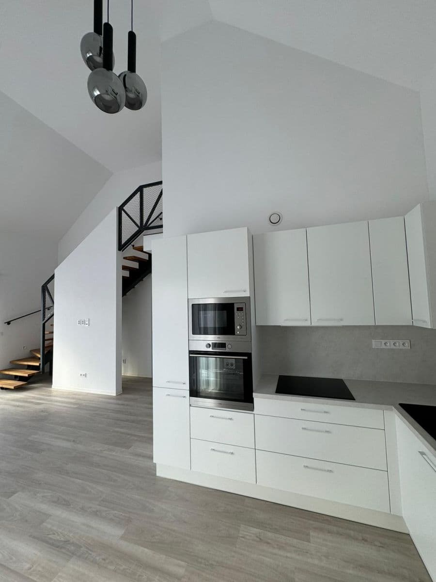 3 bedroom with open-plan kitchen flat to rent, 93 m², Potoční, Čáslav, Středočeský Region 3 bedroom with open-plan kitchen flat to rent, 93 m², Potoční, Čáslav, Středočeský Region
