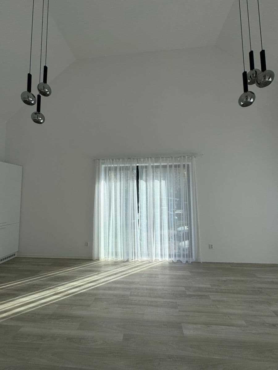 3 bedroom with open-plan kitchen flat to rent, 93 m², Potoční, Čáslav, Středočeský Region 3 bedroom with open-plan kitchen flat to rent, 93 m², Potoční, Čáslav, Středočeský Region