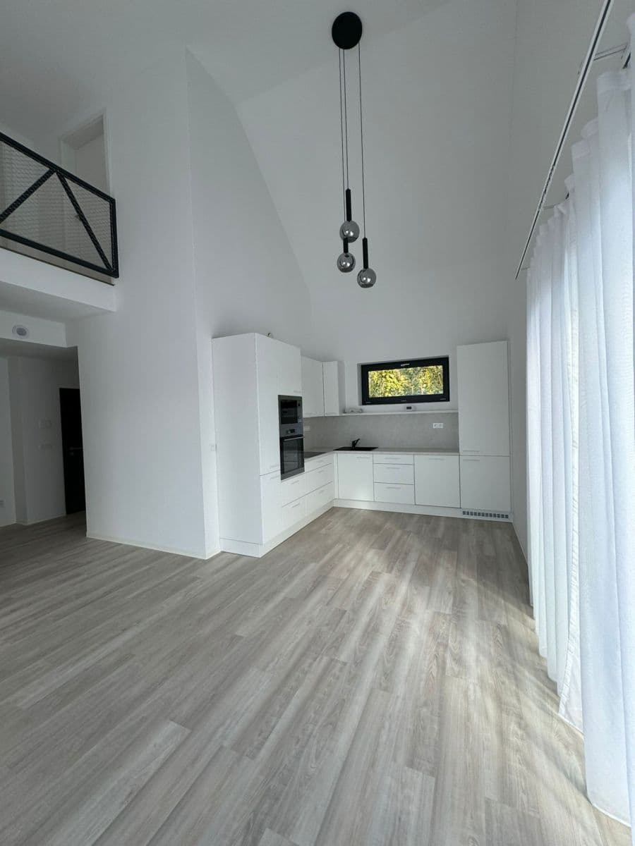 3 bedroom with open-plan kitchen flat to rent, 93 m², Potoční, Čáslav, Středočeský Region 3 bedroom with open-plan kitchen flat to rent, 93 m², Potoční, Čáslav, Středočeský Region