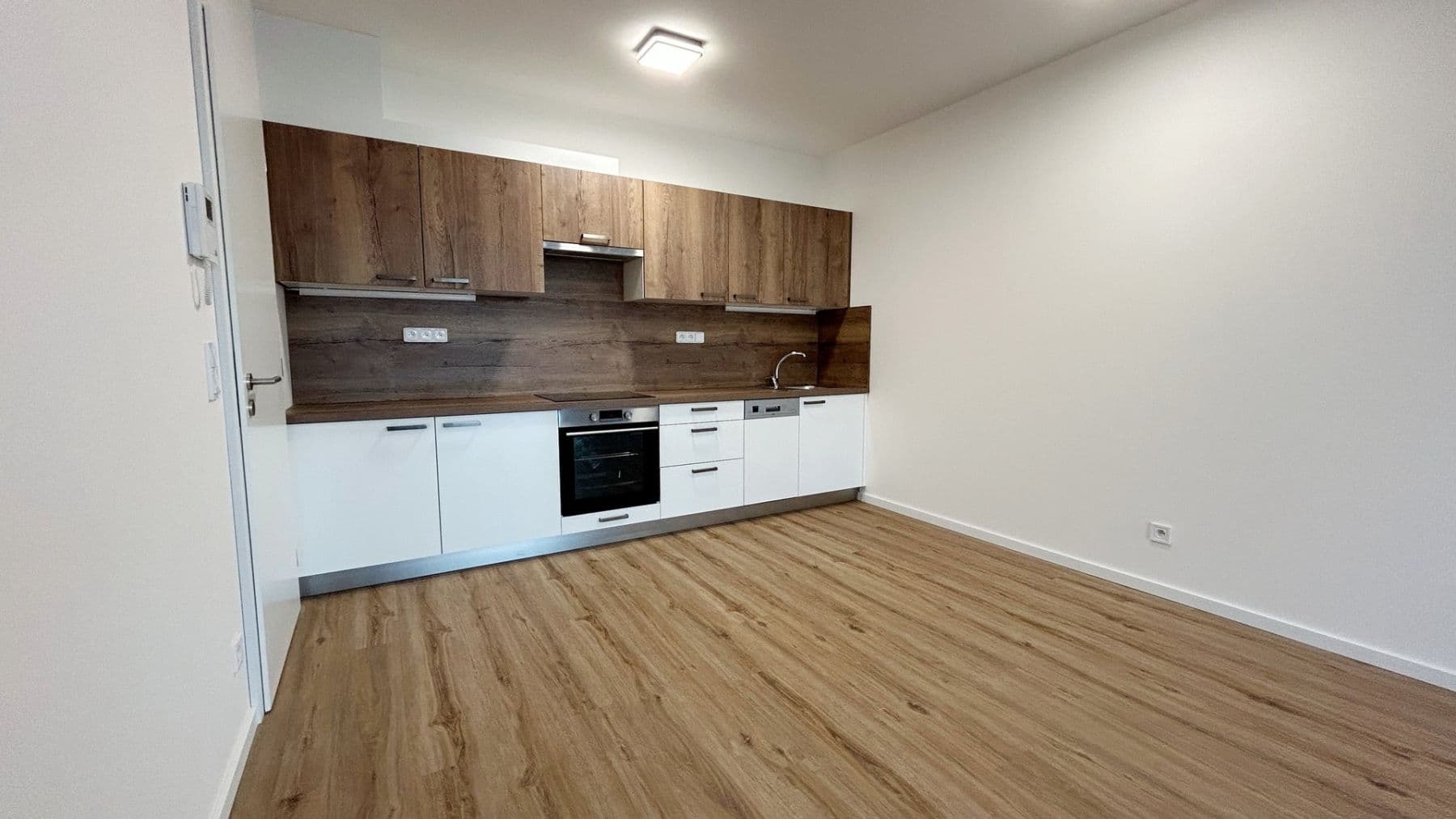 1 bedroom with open-plan kitchen flat to rent, 49 m², Ke křížku, Kladno, Středočeský Region 1 bedroom with open-plan kitchen flat to rent, 49 m², Ke křížku, Kladno, Středočeský Region