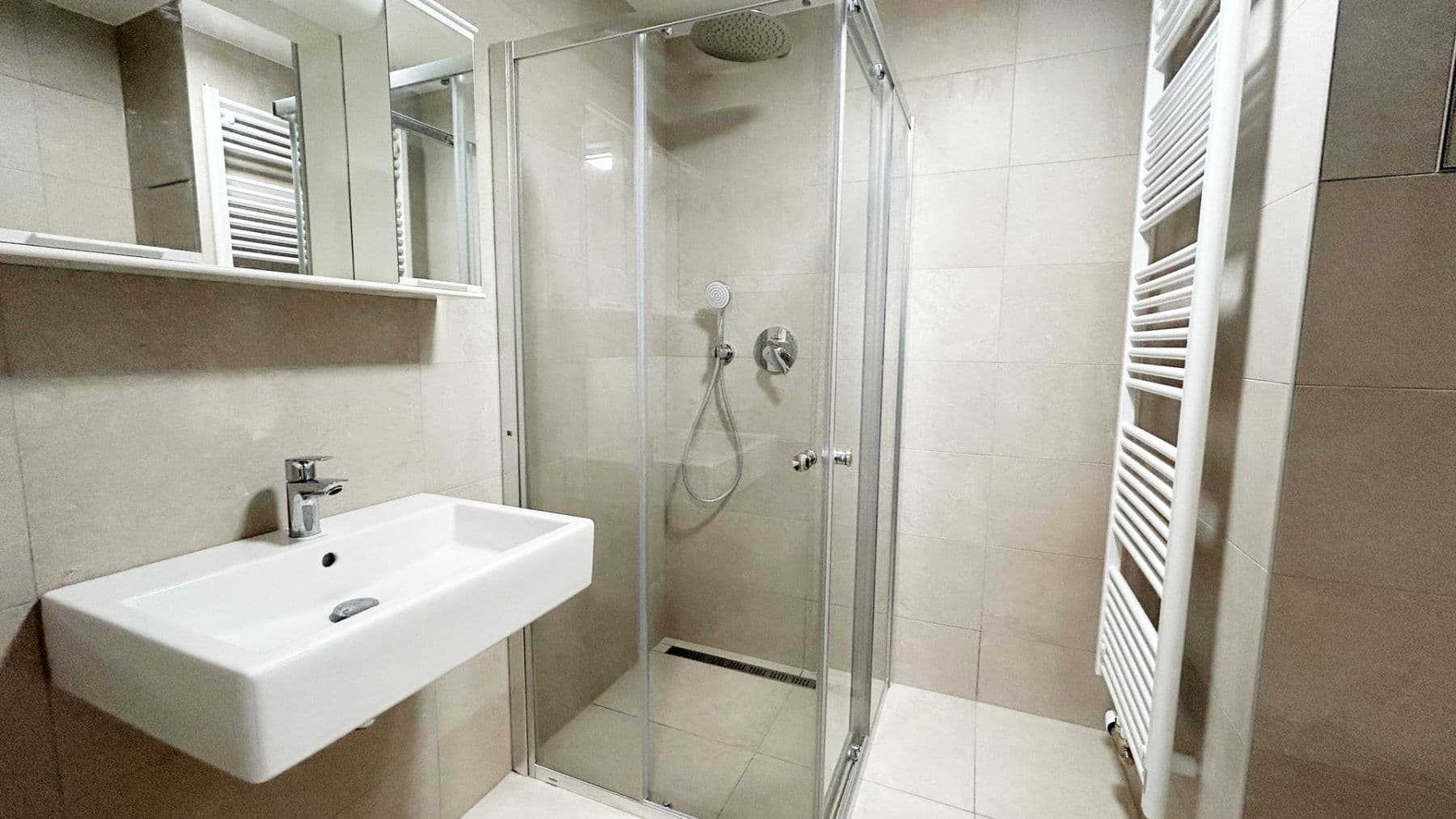 1 bedroom with open-plan kitchen flat to rent, 49 m², Ke křížku, Kladno, Středočeský Region 1 bedroom with open-plan kitchen flat to rent, 49 m², Ke křížku, Kladno, Středočeský Region