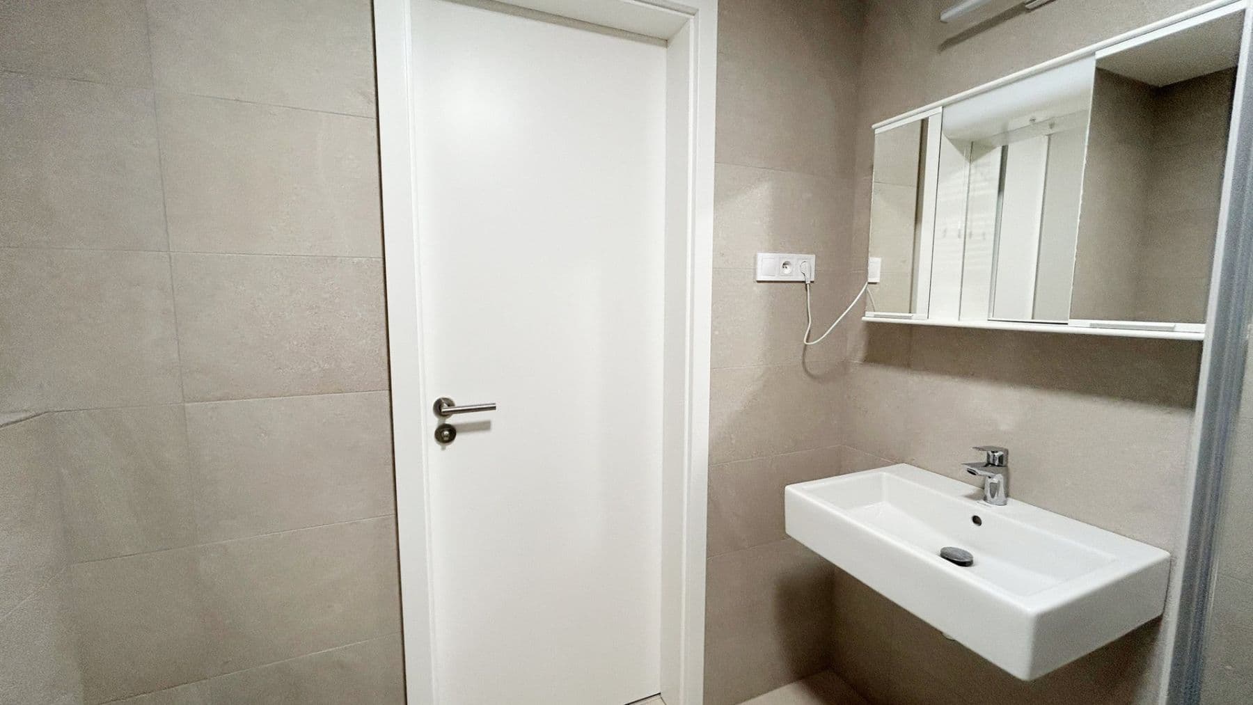 1 bedroom with open-plan kitchen flat to rent, 49 m², Ke křížku, Kladno, Středočeský Region 1 bedroom with open-plan kitchen flat to rent, 49 m², Ke křížku, Kladno, Středočeský Region