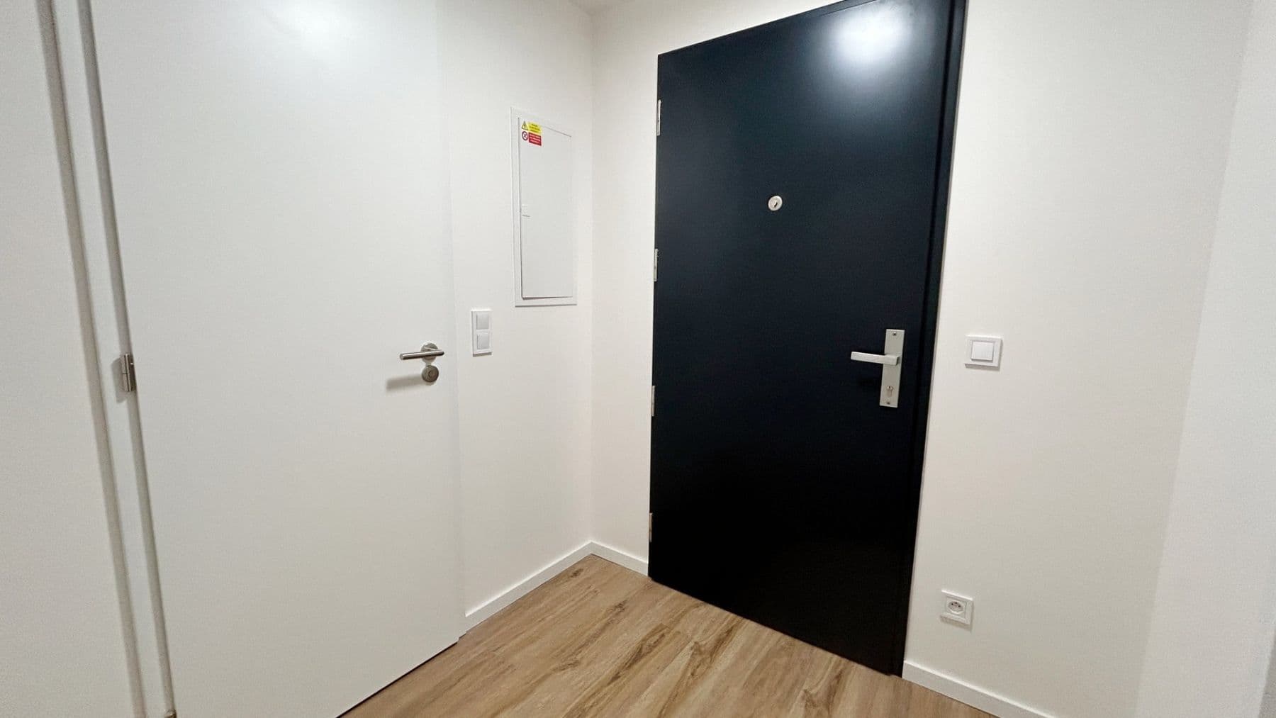 1 bedroom with open-plan kitchen flat to rent, 49 m², Ke křížku, Kladno, Středočeský Region 1 bedroom with open-plan kitchen flat to rent, 49 m², Ke křížku, Kladno, Středočeský Region