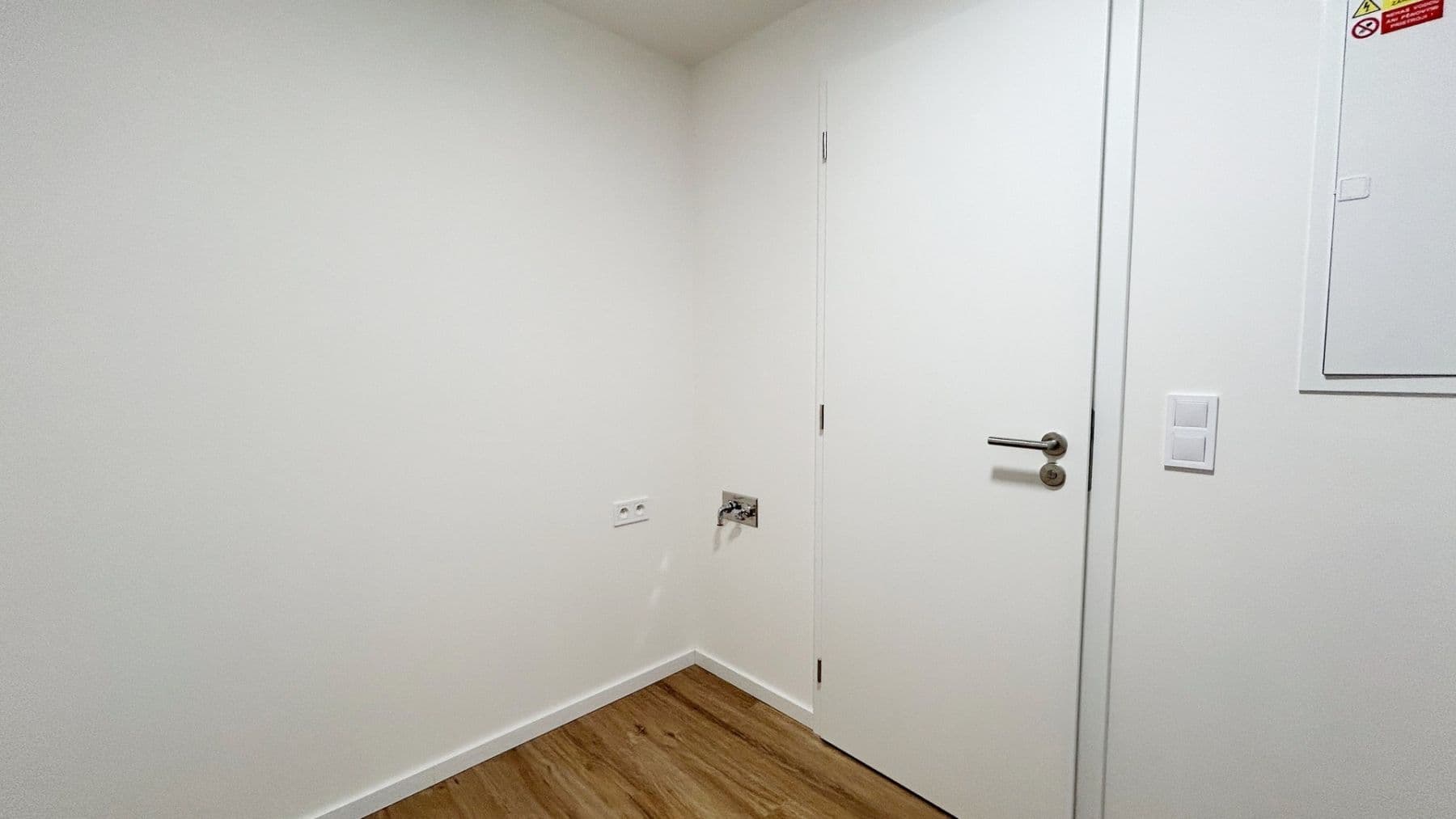 1 bedroom with open-plan kitchen flat to rent, 49 m², Ke křížku, Kladno, Středočeský Region 1 bedroom with open-plan kitchen flat to rent, 49 m², Ke křížku, Kladno, Středočeský Region