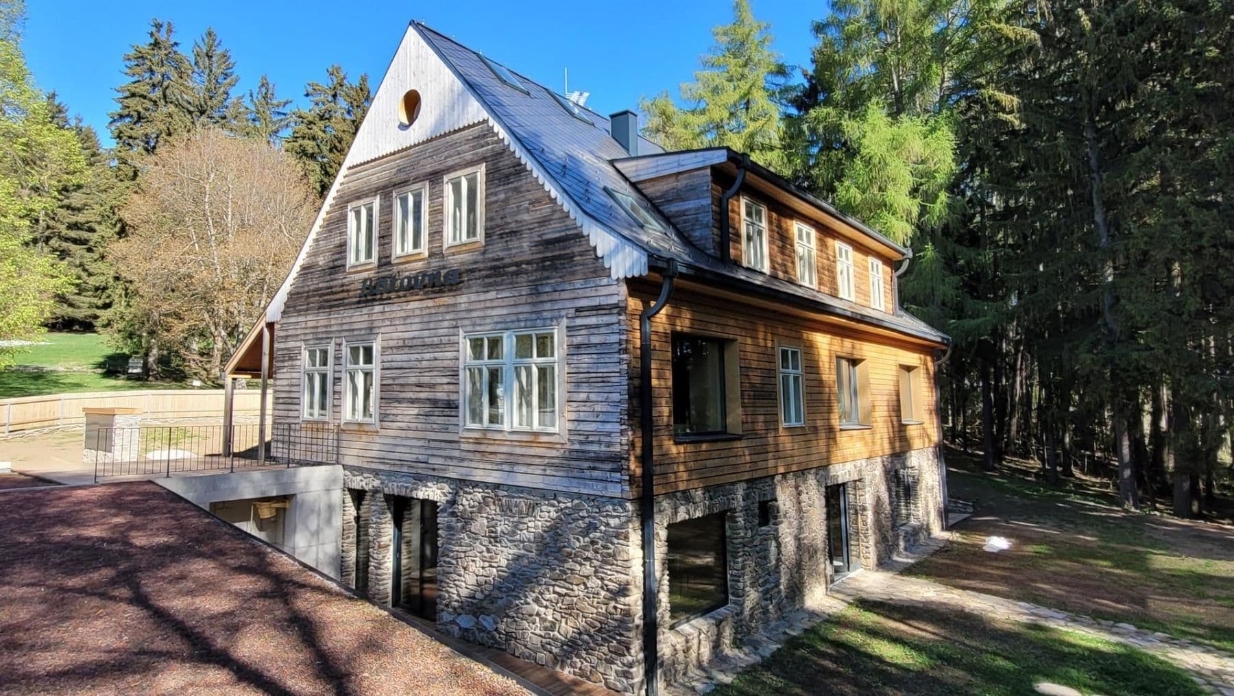 2 bedroom with open-plan kitchen flat to rent, 54 m², Vacov, Jihočeský Region 2 bedroom with open-plan kitchen flat to rent, 54 m², Vacov, Jihočeský Region