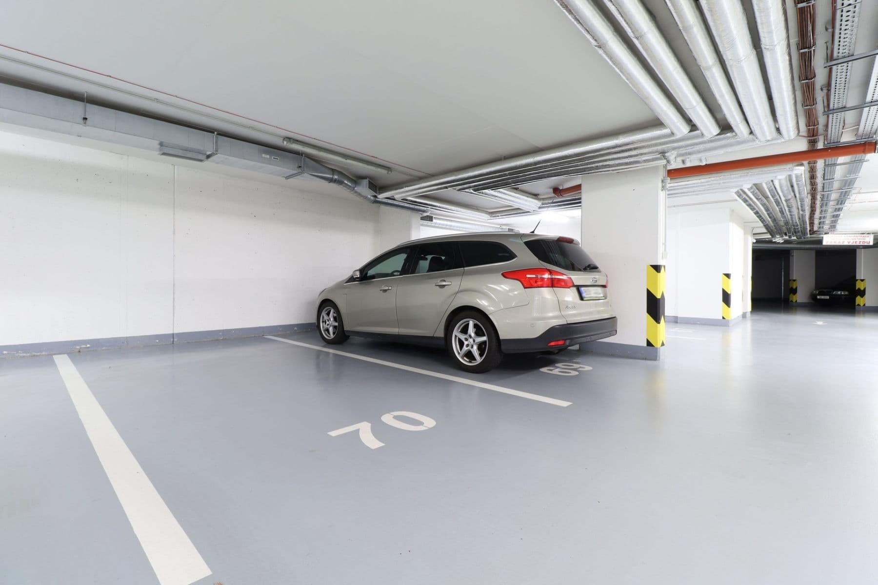 Studio flat to rent, 35 m², Hlučkova, Prague, Prague Studio flat to rent, 35 m², Hlučkova, Prague, Prague