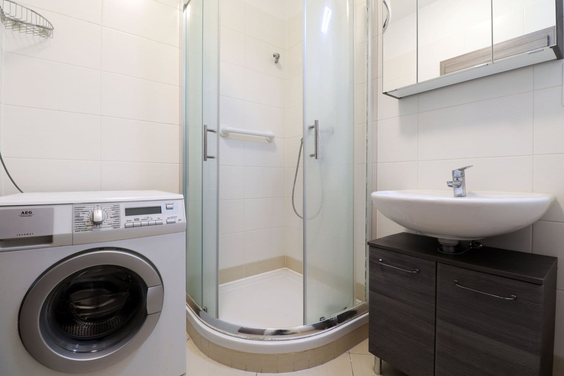 Studio flat to rent, 35 m², Hlučkova, Prague, Prague Studio flat to rent, 35 m², Hlučkova, Prague, Prague