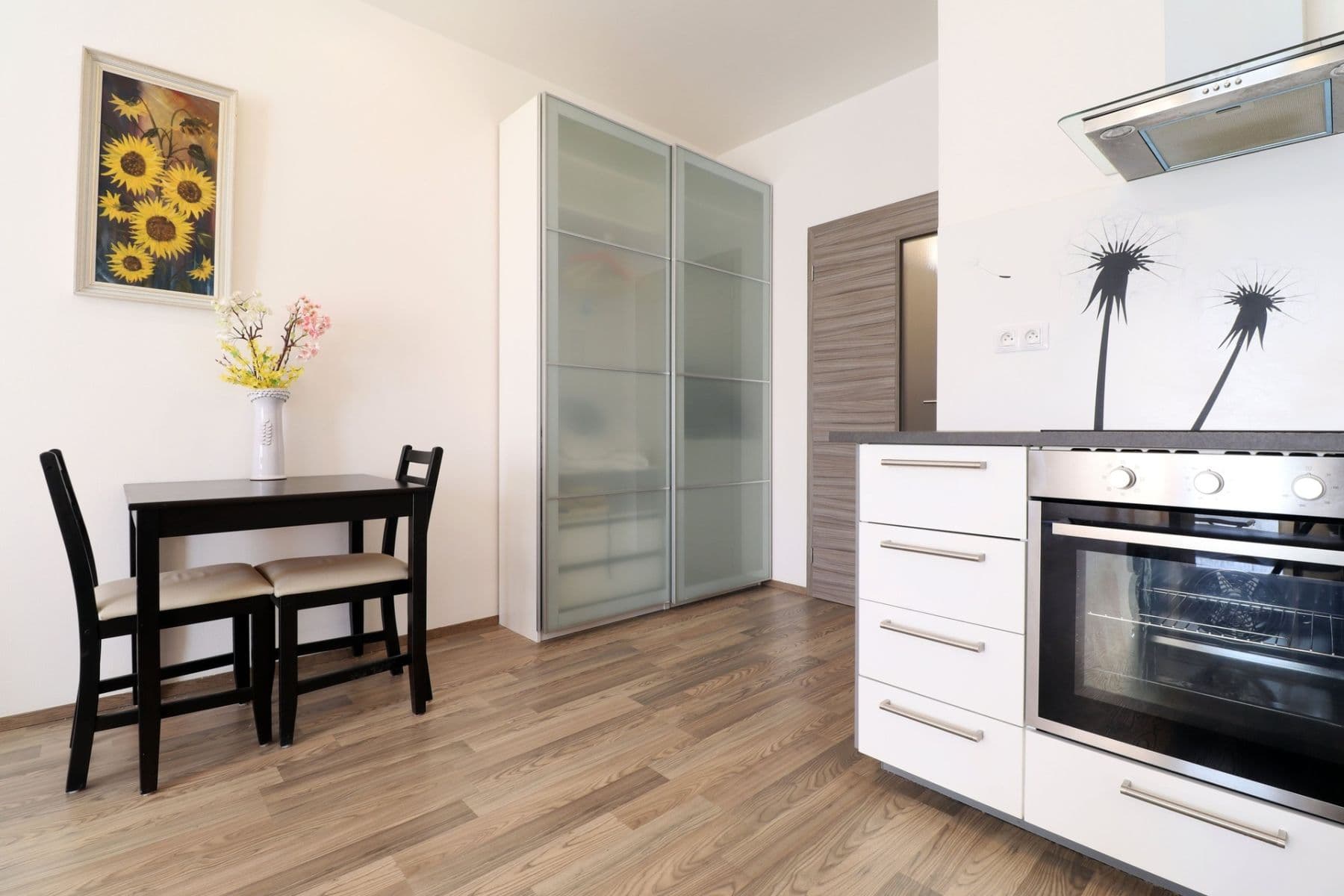 Studio flat to rent, 35 m², Hlučkova, Prague, Prague Studio flat to rent, 35 m², Hlučkova, Prague, Prague