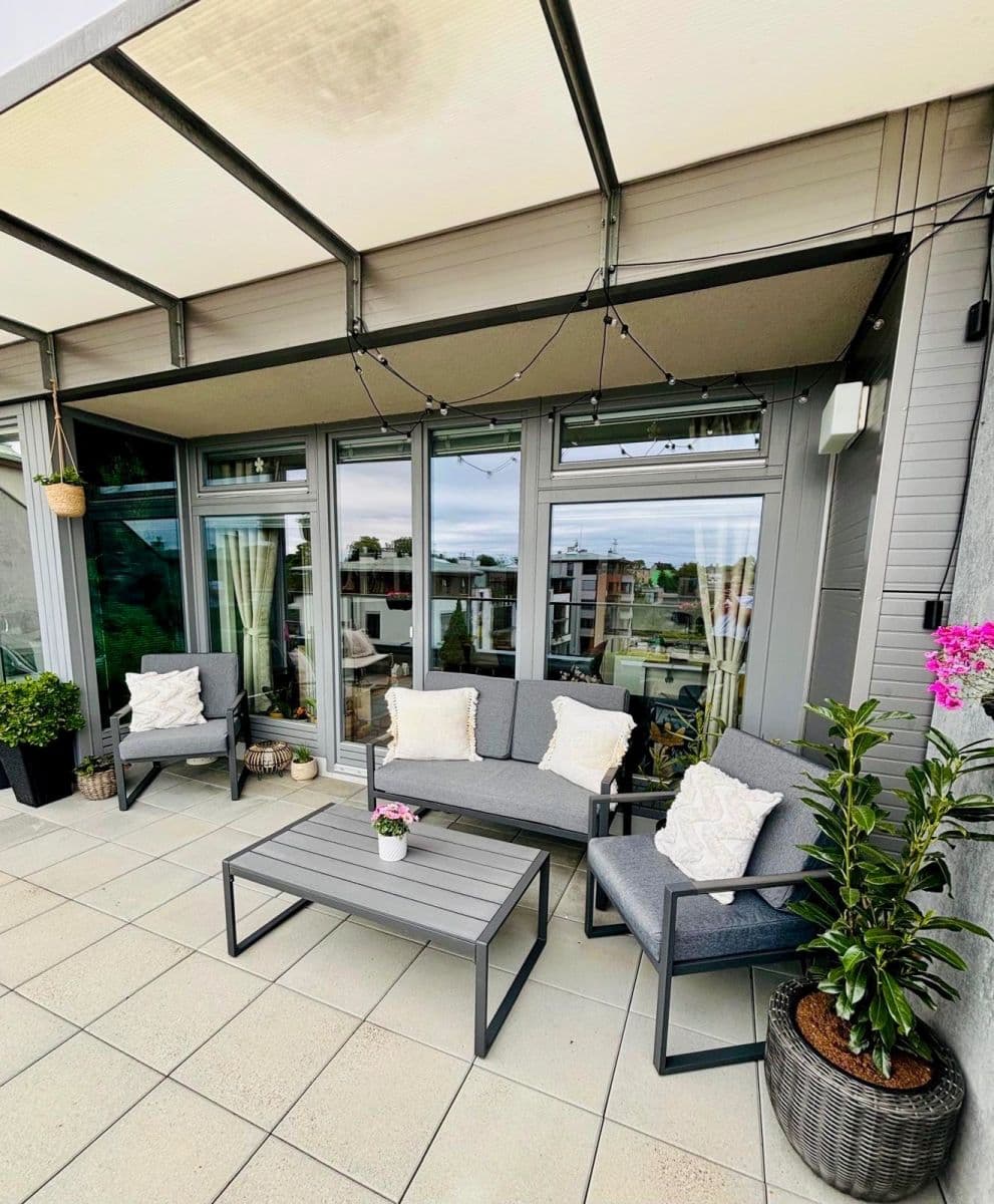 1 bedroom with open-plan kitchen flat for sale, 62 m², náměstí Na Sádkách, Dolní Břežany, Středočeský Region 1 bedroom with open-plan kitchen flat for sale, 62 m², náměstí Na Sádkách, Dolní Břežany, Středočeský Region