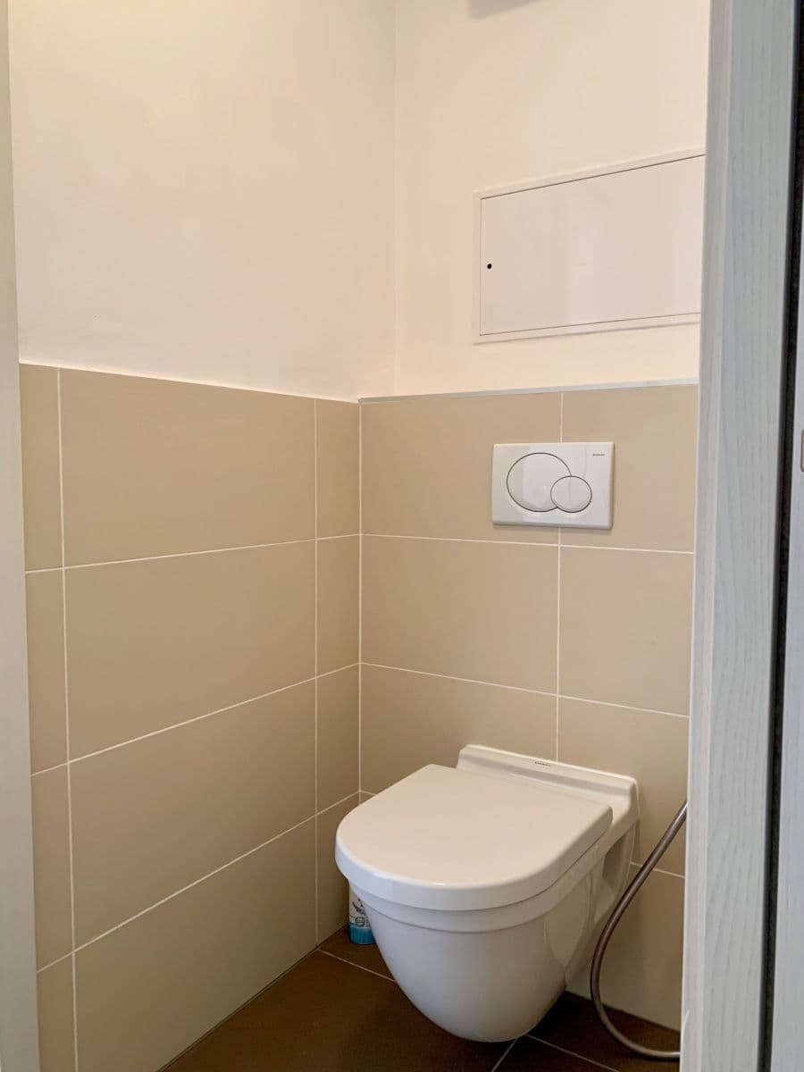 1 bedroom with open-plan kitchen flat for sale, 62 m², náměstí Na Sádkách, Dolní Břežany, Středočeský Region 1 bedroom with open-plan kitchen flat for sale, 62 m², náměstí Na Sádkách, Dolní Břežany, Středočeský Region