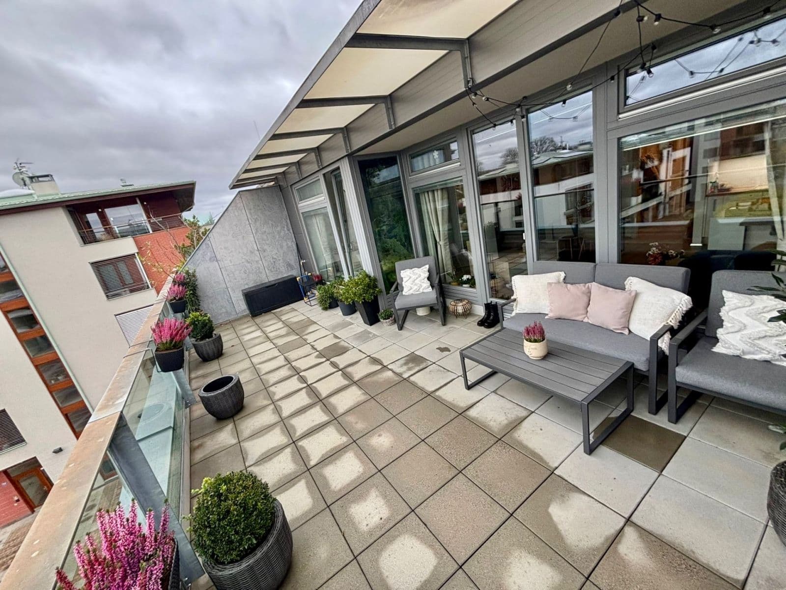 1 bedroom with open-plan kitchen flat for sale, 62 m², náměstí Na Sádkách, Dolní Břežany, Středočeský Region 1 bedroom with open-plan kitchen flat for sale, 62 m², náměstí Na Sádkách, Dolní Břežany, Středočeský Region