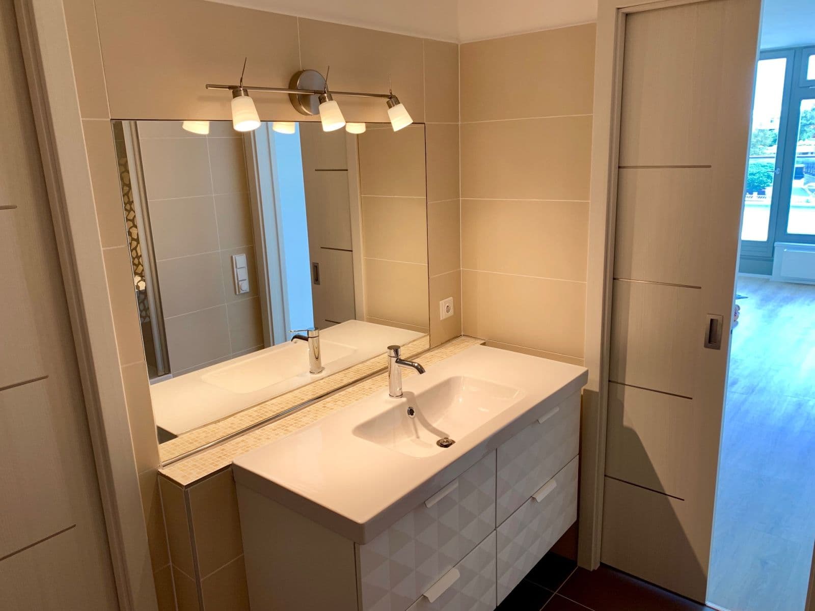 1 bedroom with open-plan kitchen flat for sale, 62 m², náměstí Na Sádkách, Dolní Břežany, Středočeský Region 1 bedroom with open-plan kitchen flat for sale, 62 m², náměstí Na Sádkách, Dolní Břežany, Středočeský Region