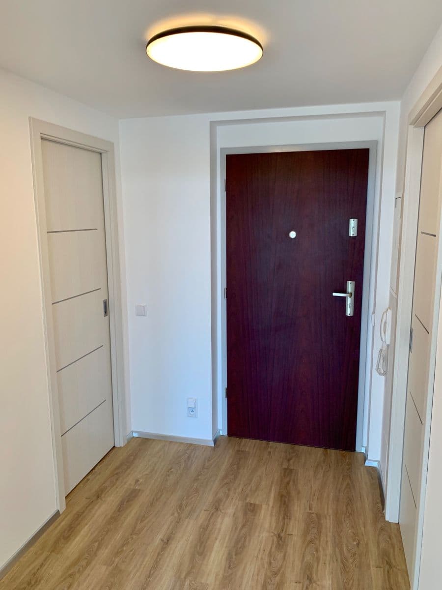 1 bedroom with open-plan kitchen flat for sale, 62 m², náměstí Na Sádkách, Dolní Břežany, Středočeský Region 1 bedroom with open-plan kitchen flat for sale, 62 m², náměstí Na Sádkách, Dolní Břežany, Středočeský Region